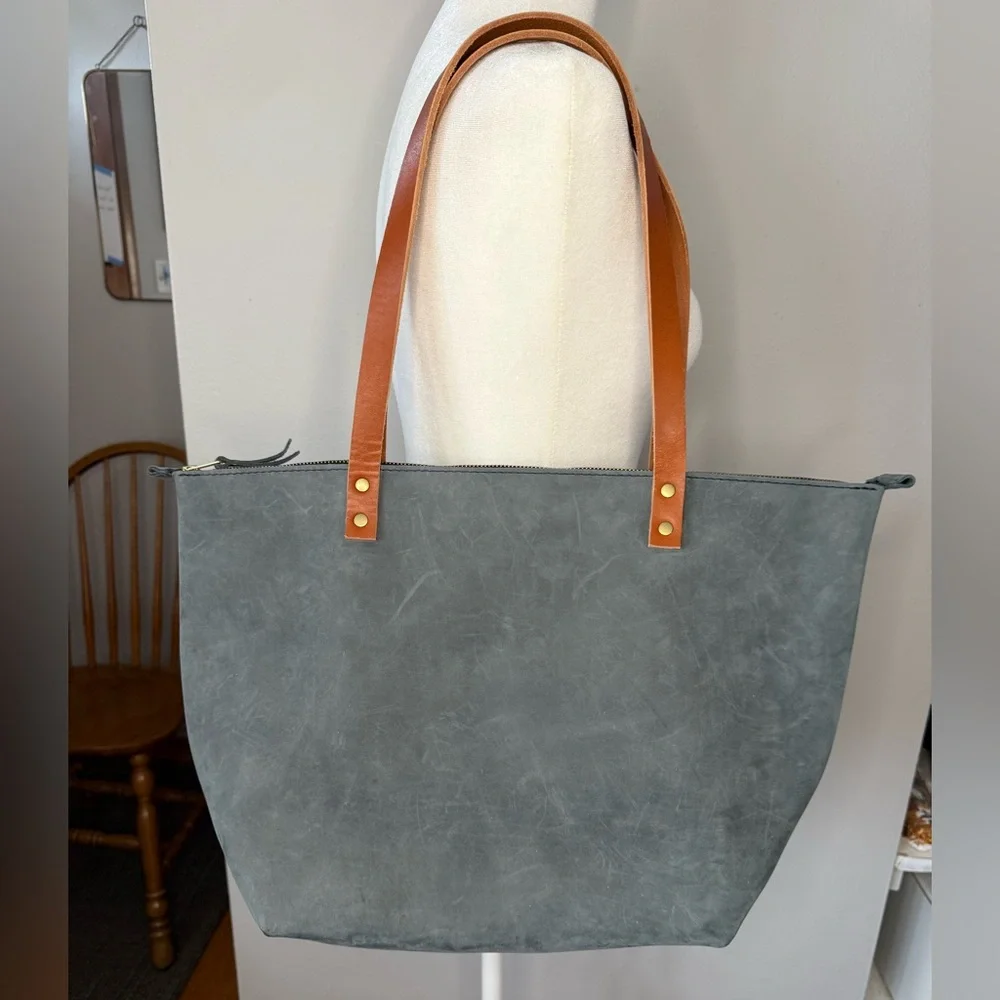 Portland Leather Goods large Storm tote NEW - Picture 4 of 6